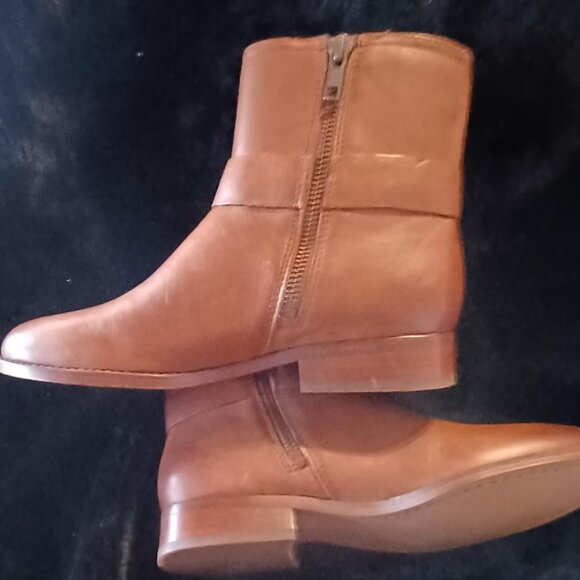 NIB Frye & Co Brown Adelaide  Buckle Detail Ankle Boot - Picture 6 of 7